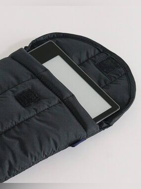 BAGGU Quilted Laptop Sleeve in Black